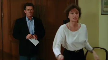 Un amour de banquier (1990) The Maid