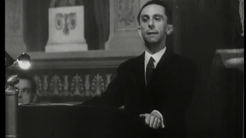 Геббельс тотальная. Геббельс. Joseph Goebbels. Йозеф Геббельс рост.