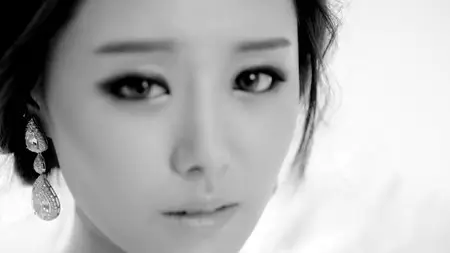 Song Ji Eun - False Hope (2013)