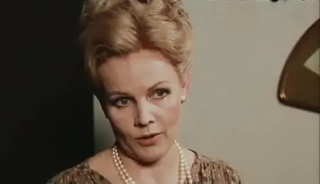 La moglie vergine / Valentina... The Virgin Wife / At Last, at Last (1975)