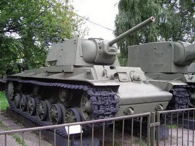 KV-1 Walk Around