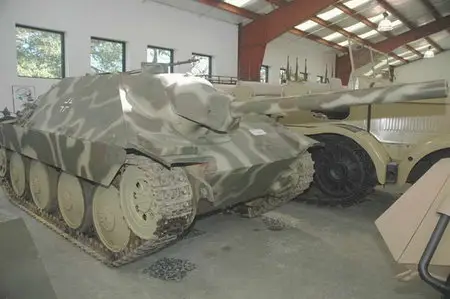 Jagdpanzer 38 Hetzer G-13 Walk Around