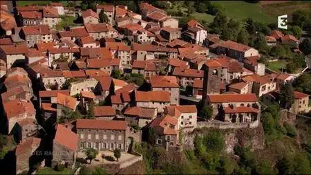 (Fr3) Des racines et des ailes - Passion patrimoine : Au fil de l'Allier (2016)