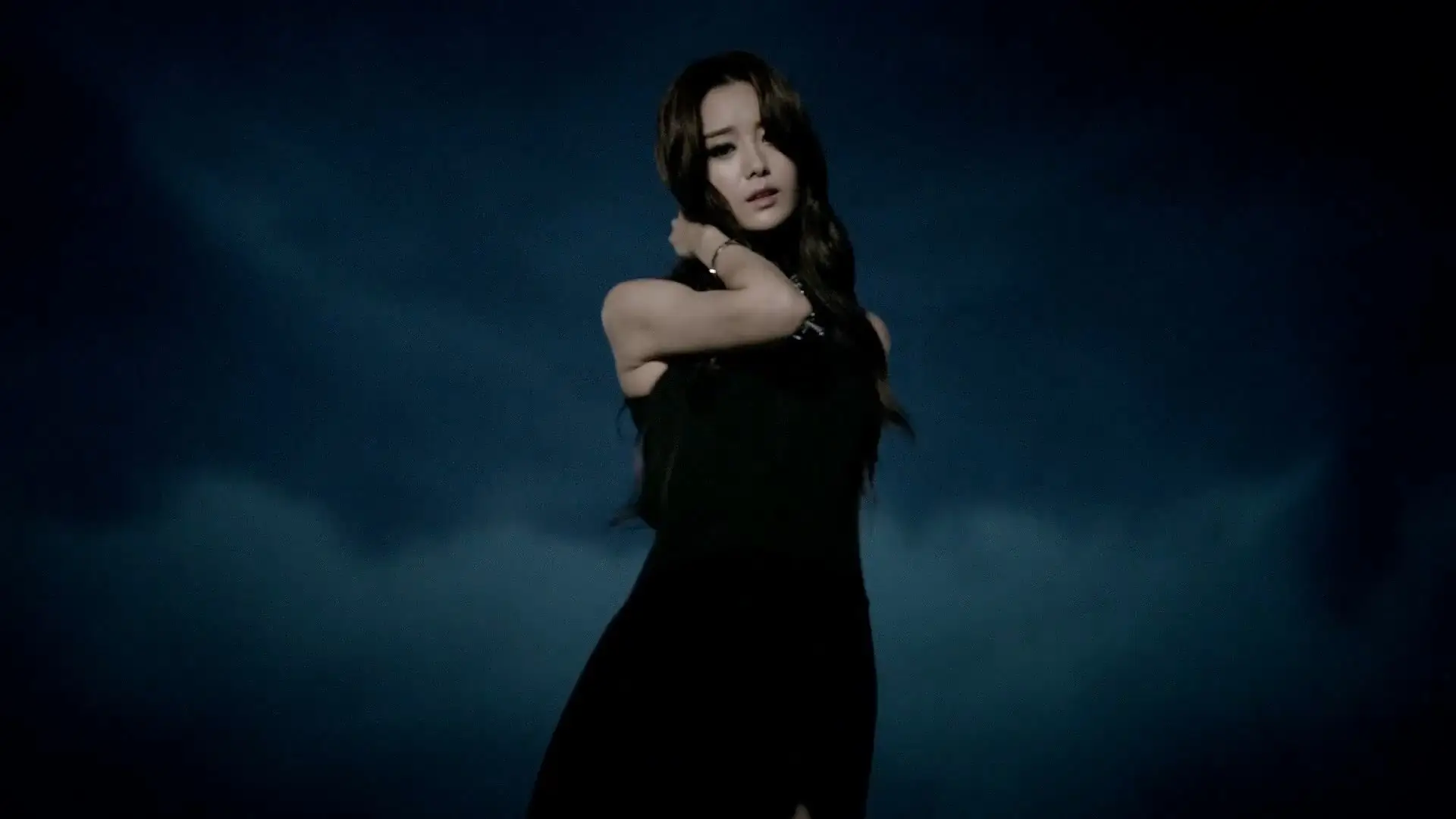 Song Ji Eun - False Hope (2013)