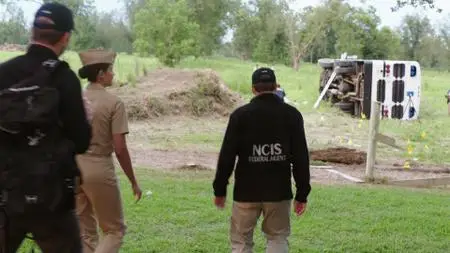 NCIS: New Orleans S01E03