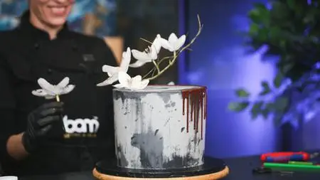 Learn How To Decorate Cakes