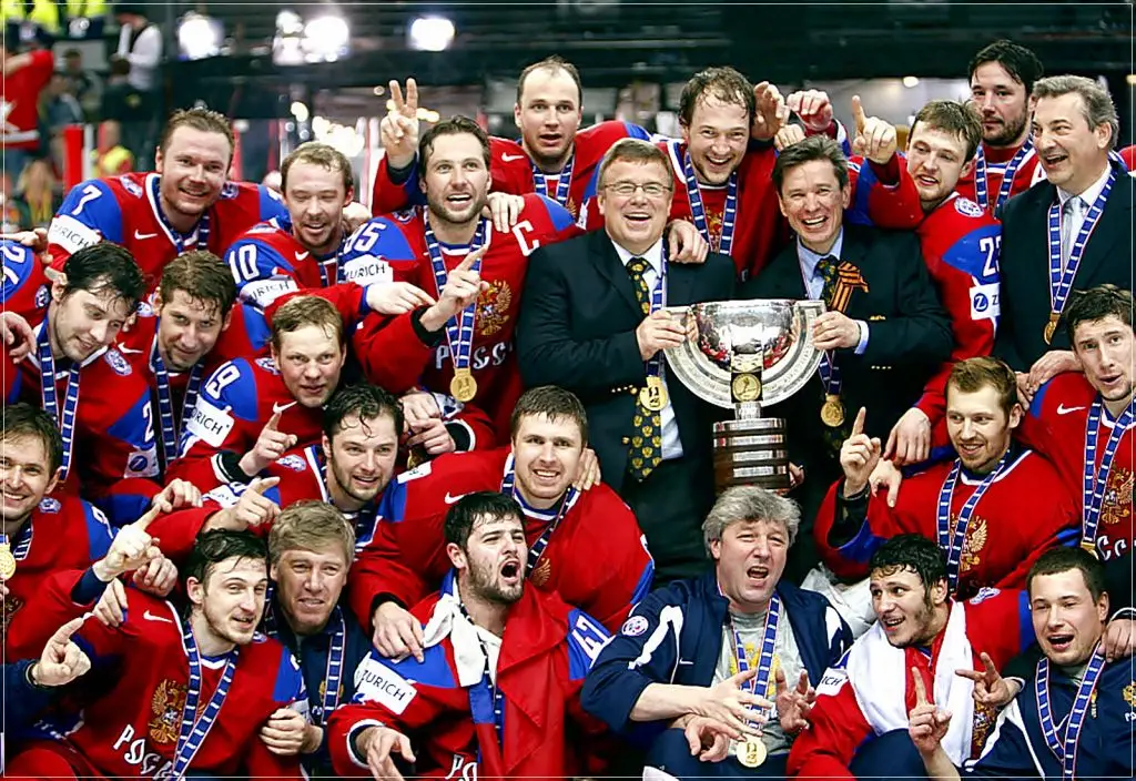 Россия хоккей сколько раз чемпионы. Сборная России по хоккею на ЧМ 2008. Победа сборной России по хоккею 2009.