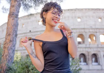 Lilith Baph - Horny In Rome