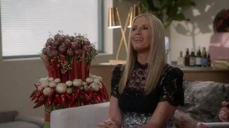 Modern Family S09E19