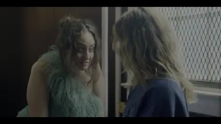 Sirens S01E02