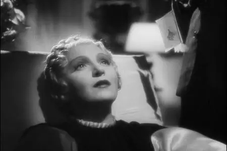Un carnet de bal (1937) Life Dances On