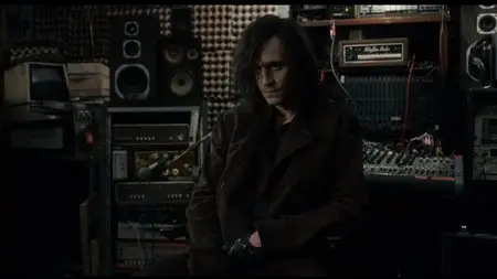 Only Lovers Left Alive (2013)