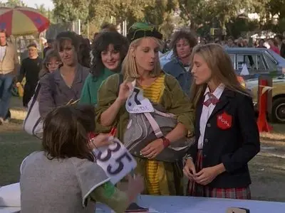 Девочки хотят повеселиться / Girls Just Want to Have Fun (1985, DVD5 + DVDRip)