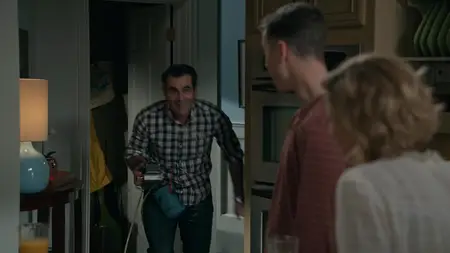 Modern Family S11E06