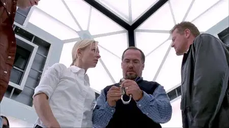 Cube 2: Hypercube (2002)