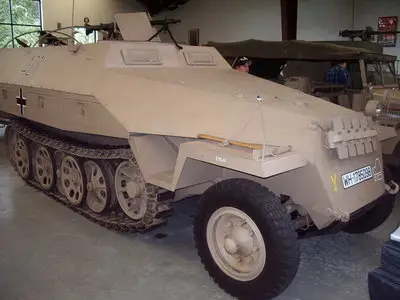 Sdkfz251-1 Walk Around