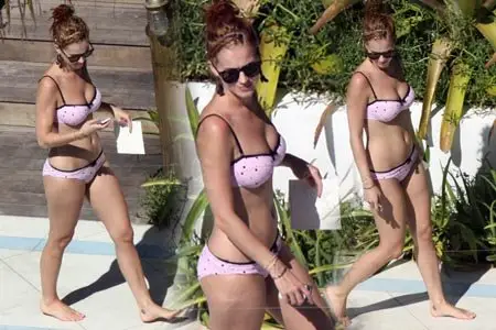 Katy Perry - Bikini pool candids in Miami - June 21, 2011