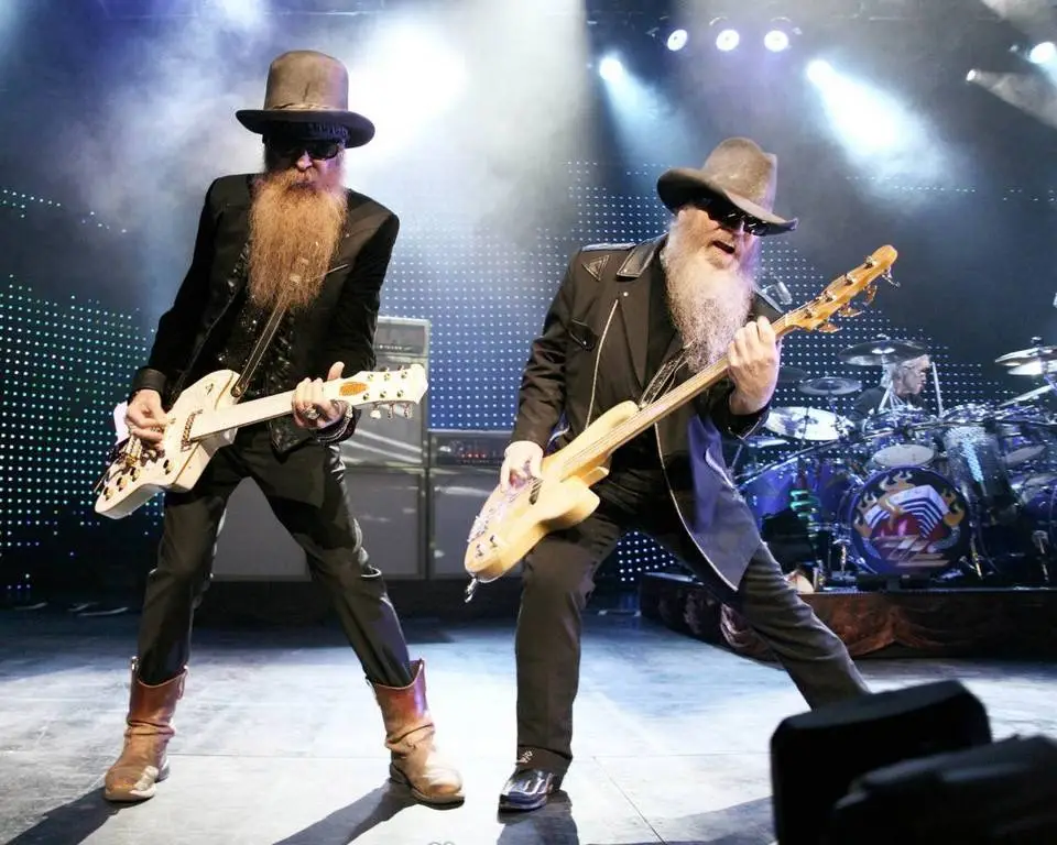 ZZ Top - Live! Greatest Hits From Around The World (2016) / AvaxHome