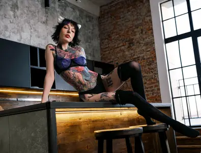 Hellia - Playful Kitty