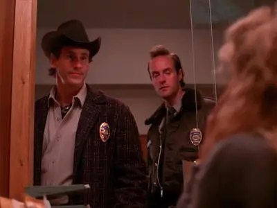 Twin Peaks S01E05