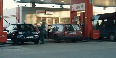 Dogs of Berlin S01E02