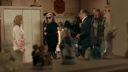 Schitt's Creek S02E01