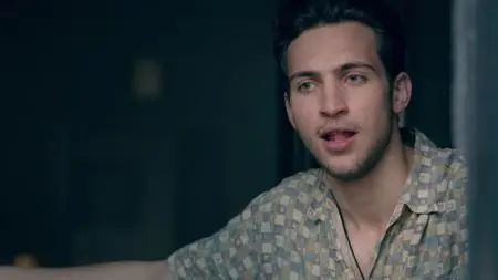 Clique S02E02