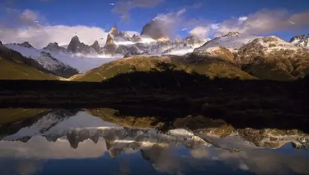 Lake Mountain Reflection Screensaver