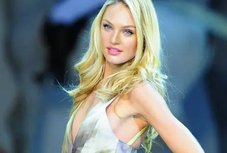 Candice Swanepoel - Fashion fest Liverpool in Mexico city August 29, 2012
