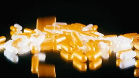 BBC - The Truth About: Antibiotics (2019)