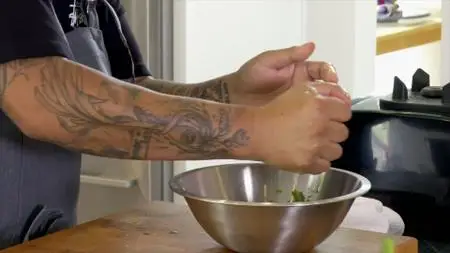 Selena + Chef S01E04