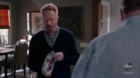Modern Family S10E12