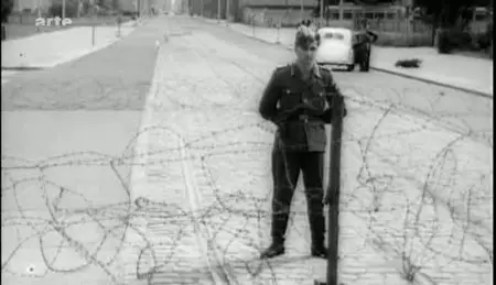 (Arte) 'A deux doigts d'une nouvelle guerre' - Face-à-face de blindés à Checkpoint Charlie (2011)