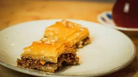 How to Make Turkish Baklava: The Ultimate Beginner’s Guide