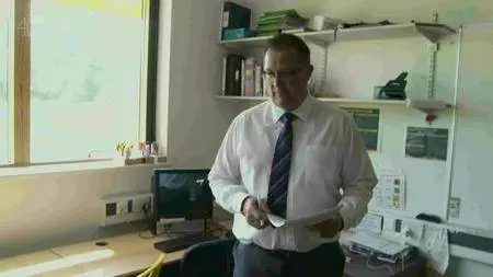 Channel 4 - Dispatches: How School Bosses Spend Your Millions (2016)