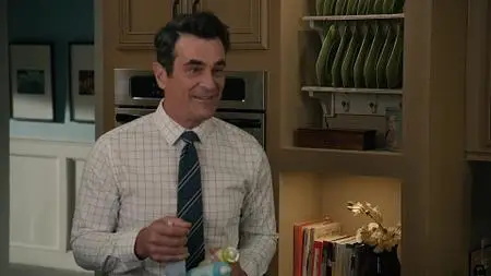 Modern Family S11E02