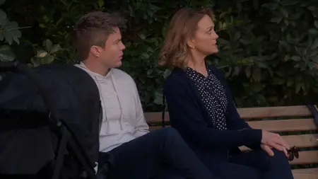 Leanne S01E09