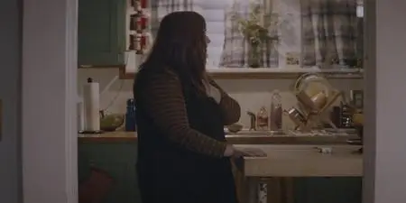 Shrill S01E01