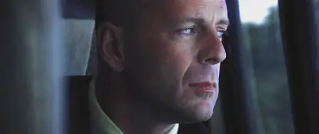 Unbreakable (2000)