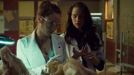 Wynonna Earp S02E02 (2017)