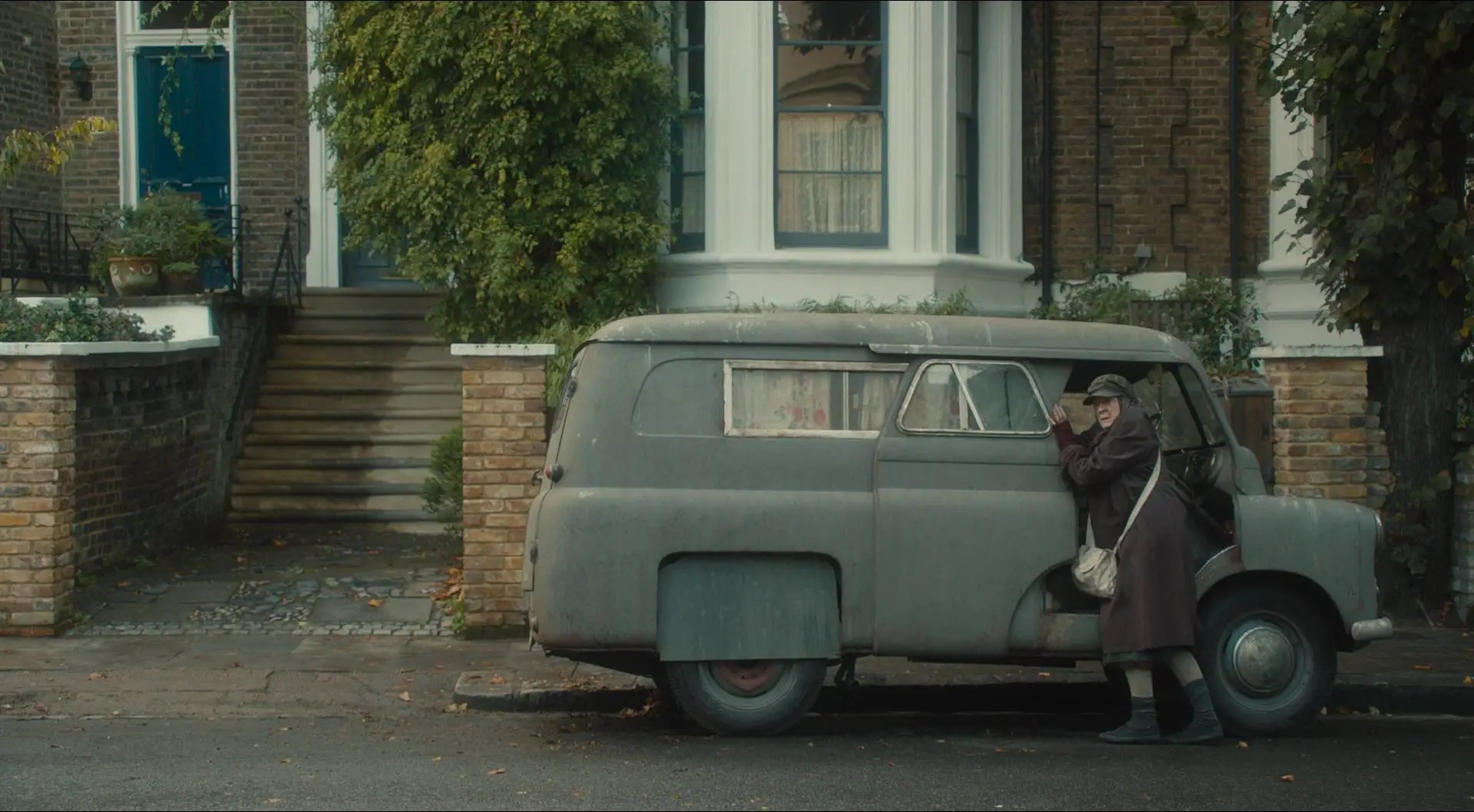 The Lady in the Van (2015)