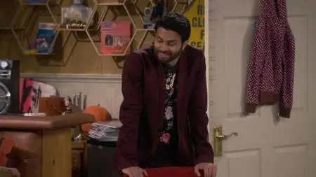 Indebted S01E01