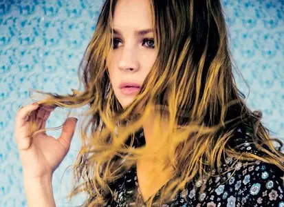 Britt Robertson by Erik Madigan Heck for InStyle April 2015