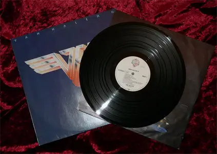 Van Halen - II (Warner WB 56 616) (GER 1979) (Vinyl 24-96 & 16-44.1)