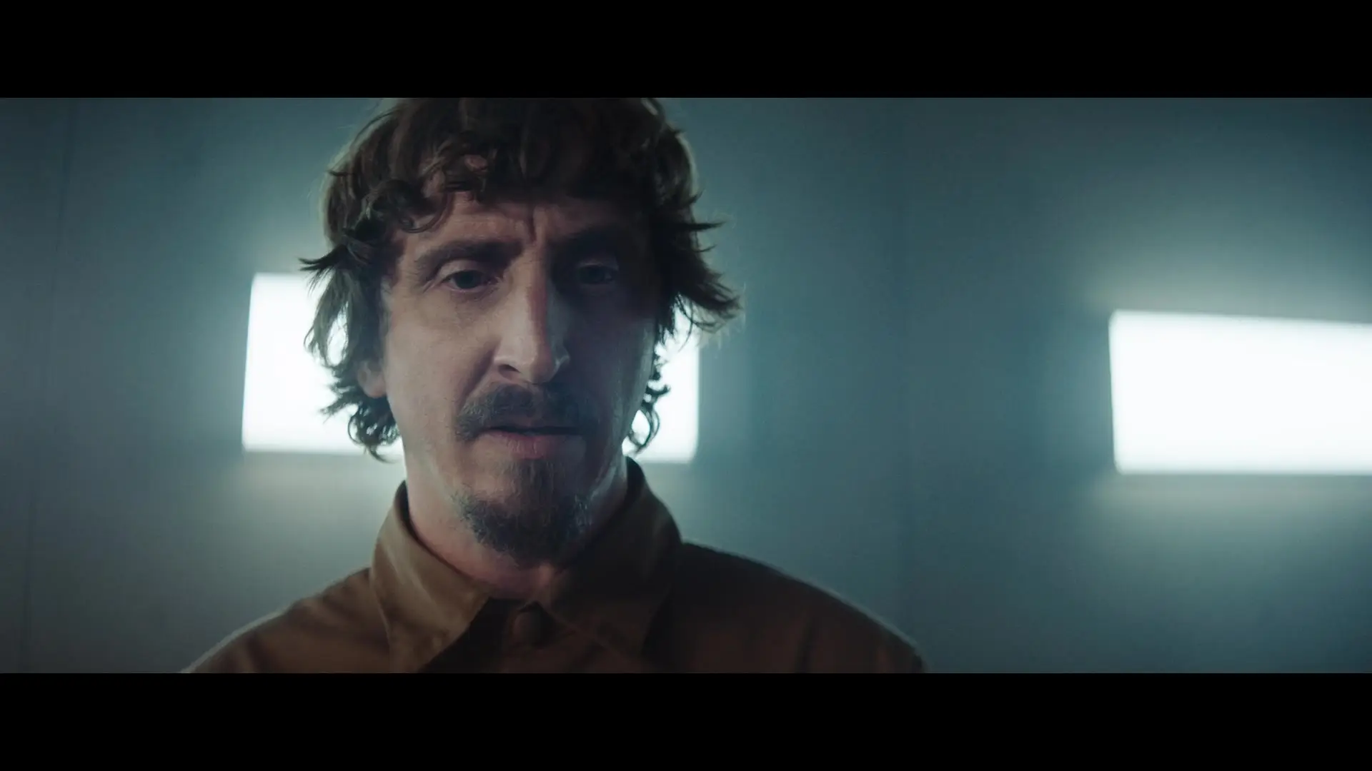 Платформа 2019 трейлер. База роботов. Станция 88 (2019). Платформа (el hoyo). Сорион эгилеор актер.