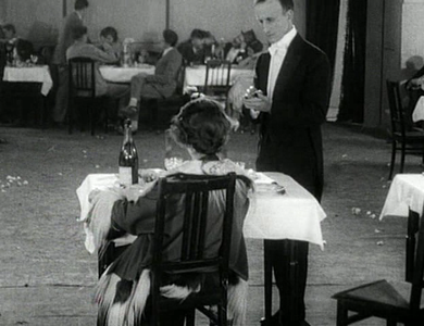 Paris qui dort / Paris which sleeps (1925)