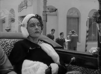 Sunset Boulevard (1950) [With Extras]