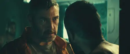 Lockout [Unrated] / Напролом (2012)