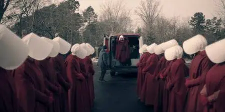 The Handmaid's Tale S01E09 (2017)