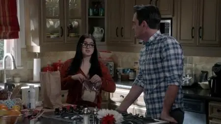 Modern Family S09E15